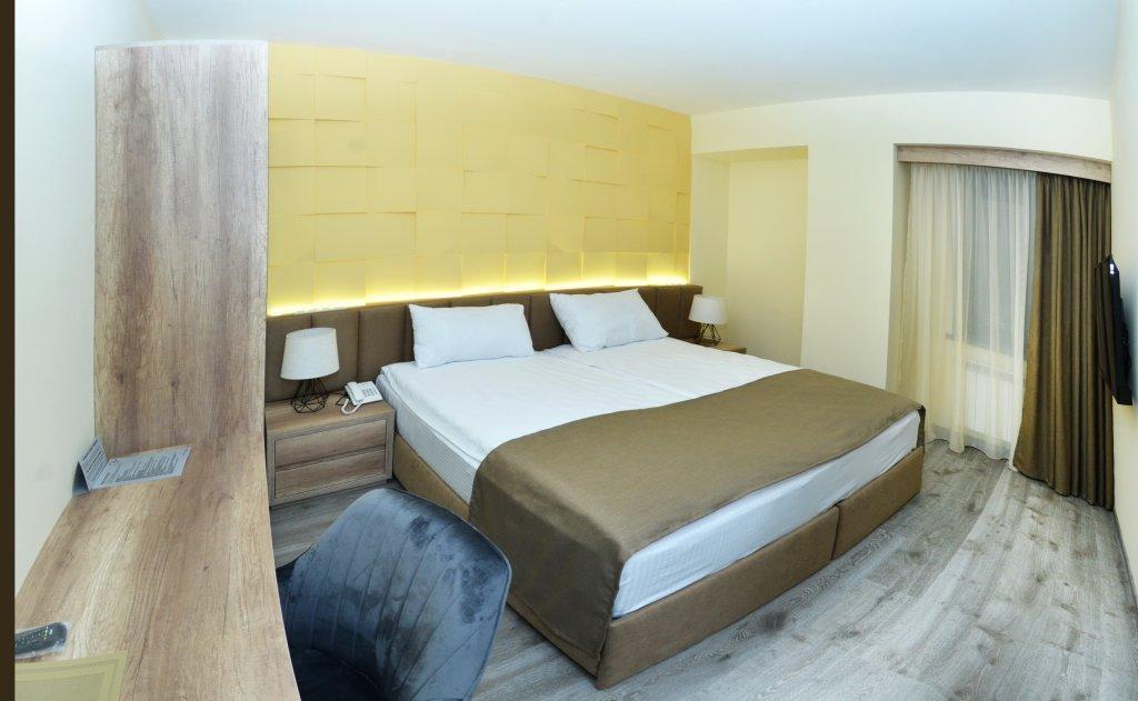 Mandarin Hotel Yerevan Exterior photo
