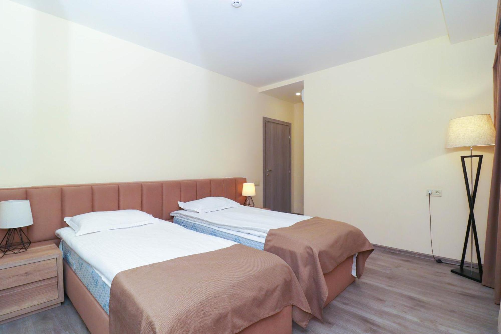 Mandarin Hotel Yerevan Exterior photo